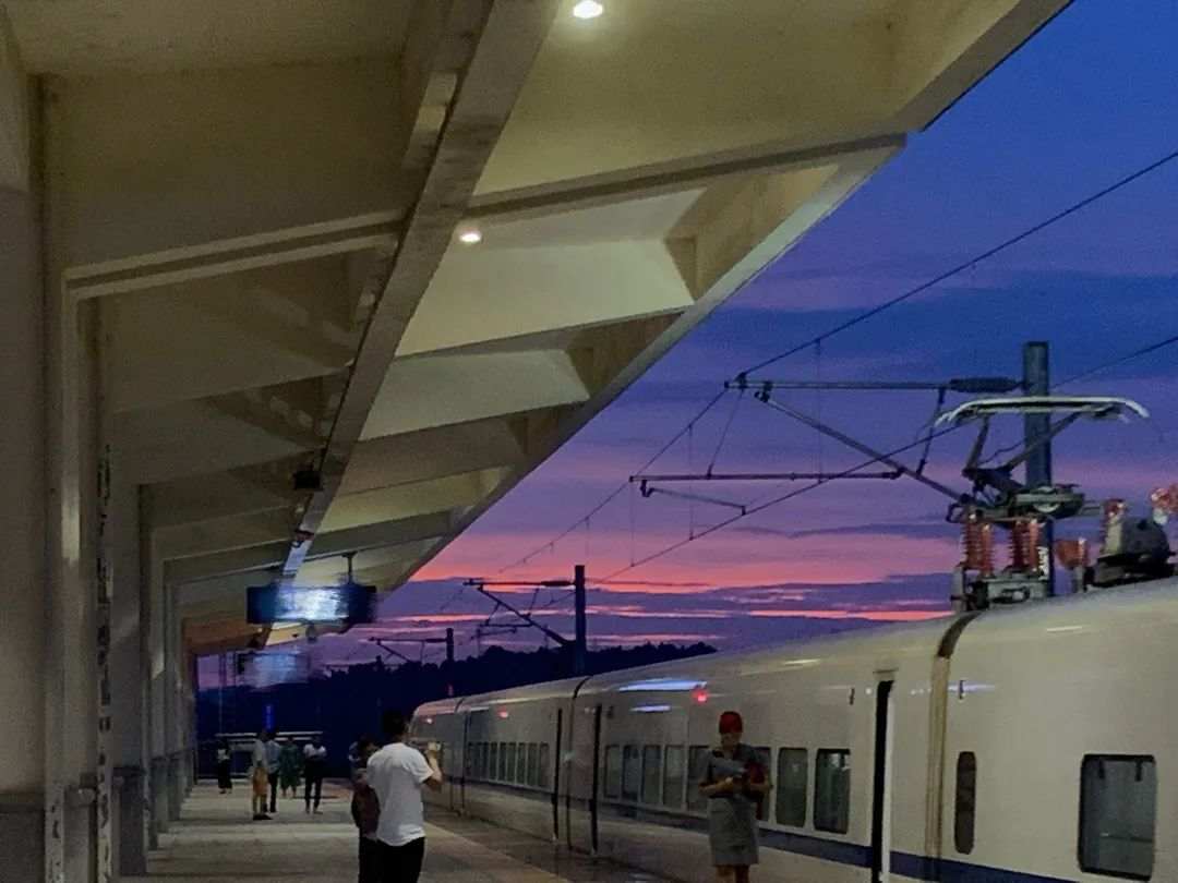 “这个工作太稳定了，大家都狠不下心来辞职”