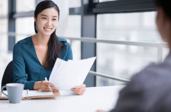 面试时被问“空窗期”，傻傻说真话？HR内部话术曝光，这样说薪资翻倍！(图1)